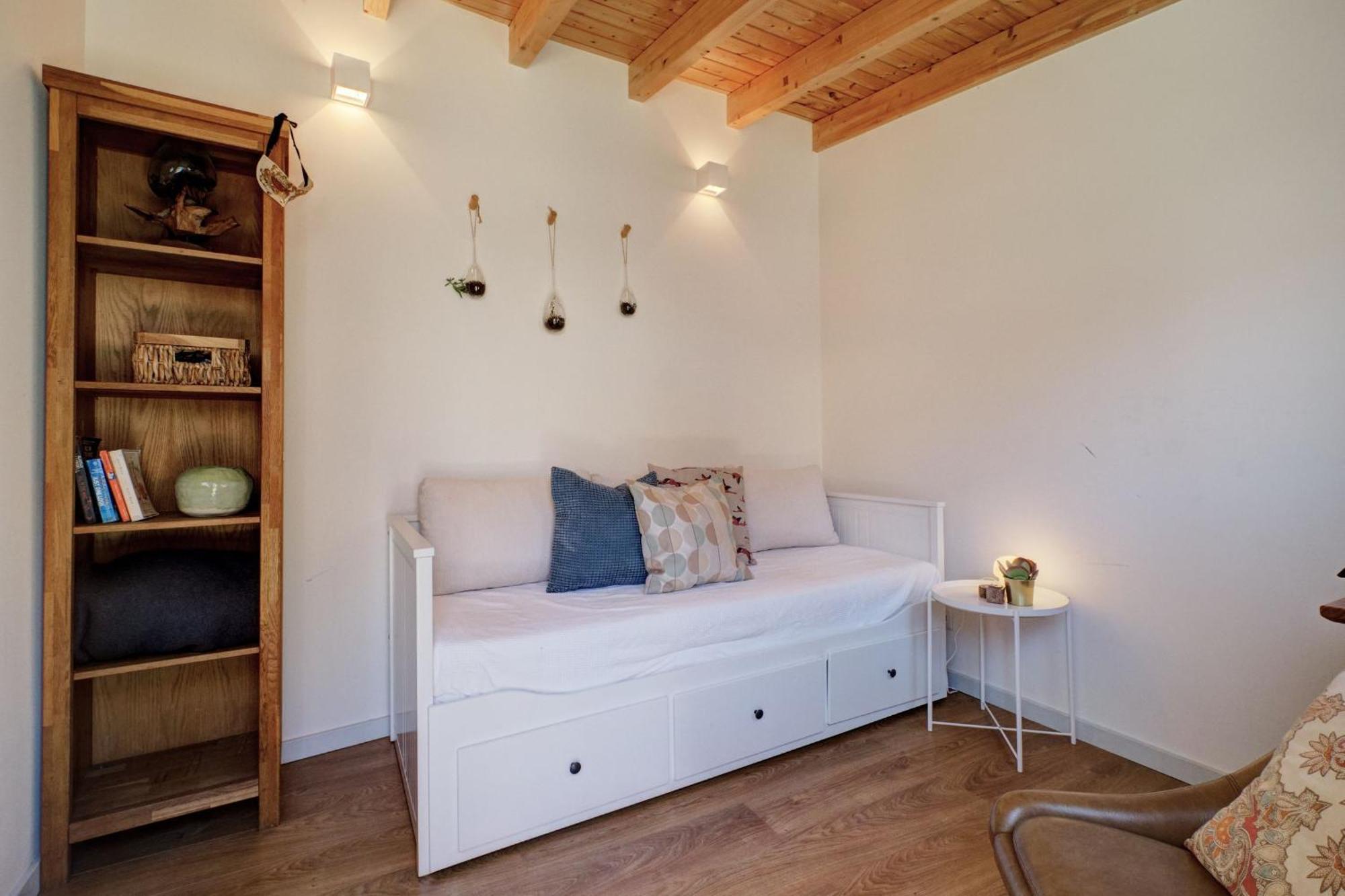 Comfortable Town House In Quiet Area By Lovelystay Лиссабон Экстерьер фото